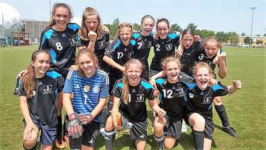 Fußball-Mädchen nehmen erfolgreich am Bezirksfinale teil!